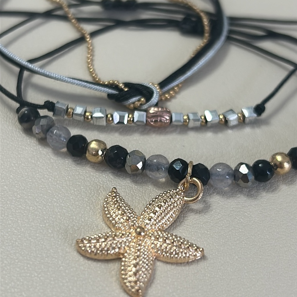 NEW three piece adjustable beaded bracelet, beach style, black/gold/silver
